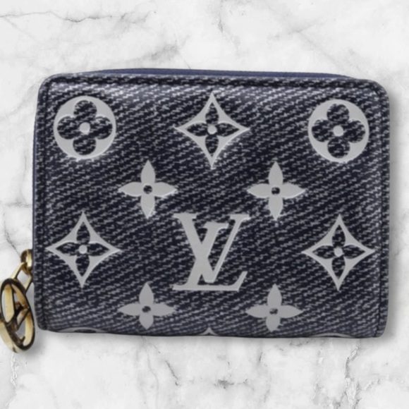 Louis Vuitton Hollographic Monoglam Lou Wallet - Picture 1 of 14